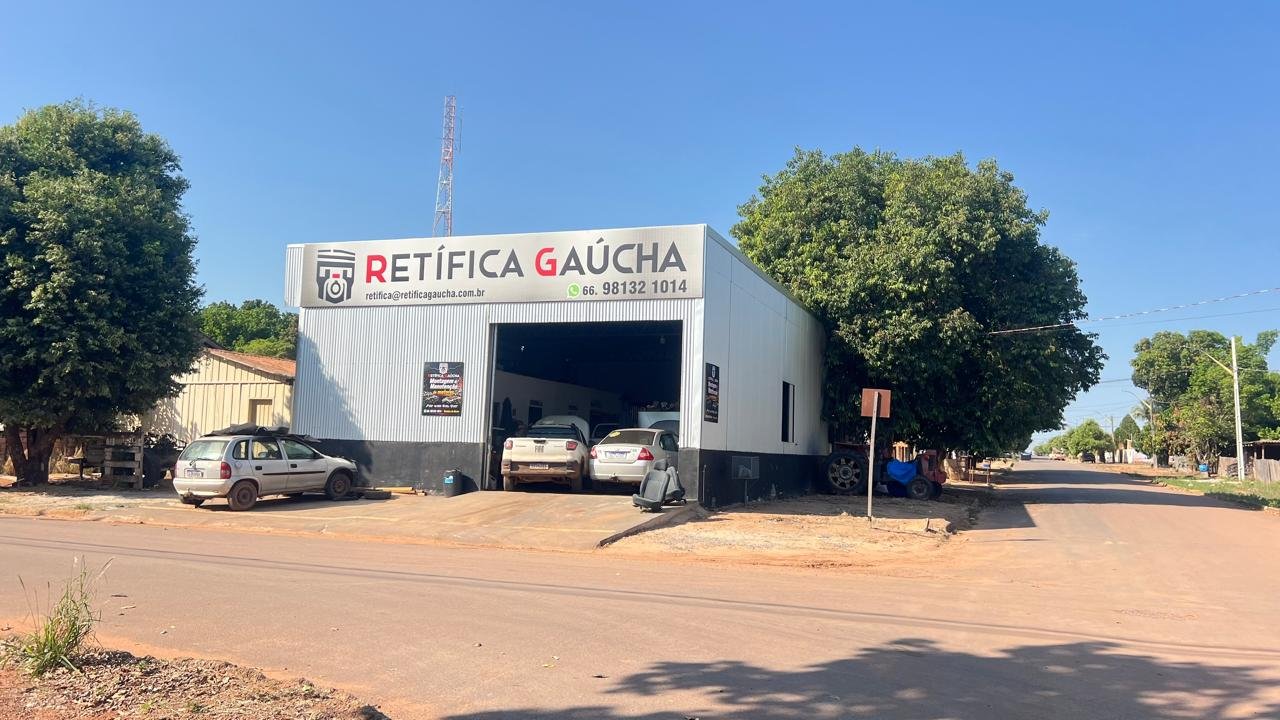 Obra residencial em andamento com telhado cerâmico em Gaúcha do Norte - MT
